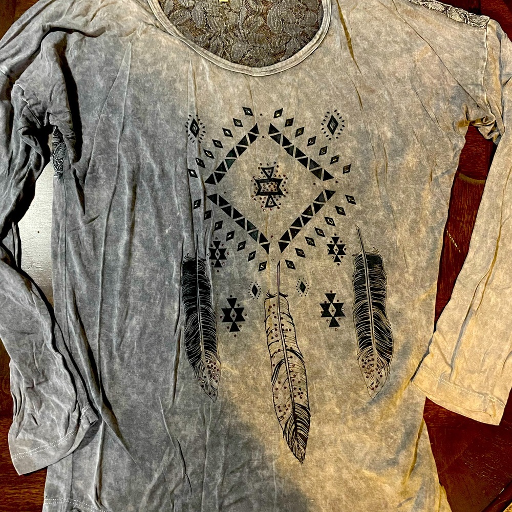 Distressed graphic-t - Picture 2 of 2